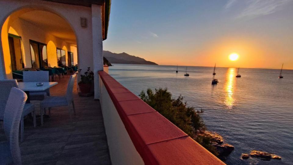 Hotel Scoglio Bianco 포르토페라이오 외부 사진