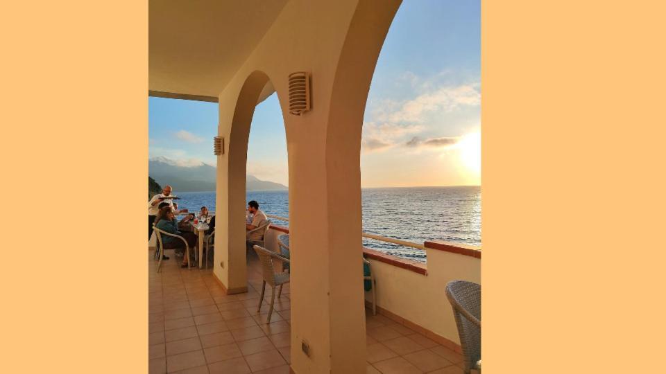 Hotel Scoglio Bianco 포르토페라이오 외부 사진