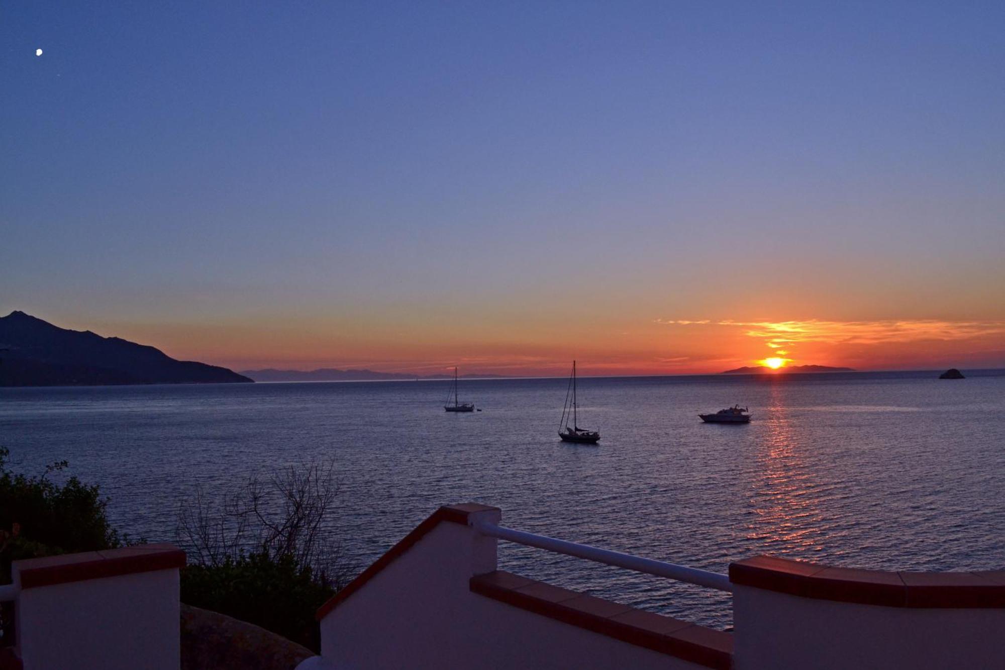 Hotel Scoglio Bianco 포르토페라이오 외부 사진